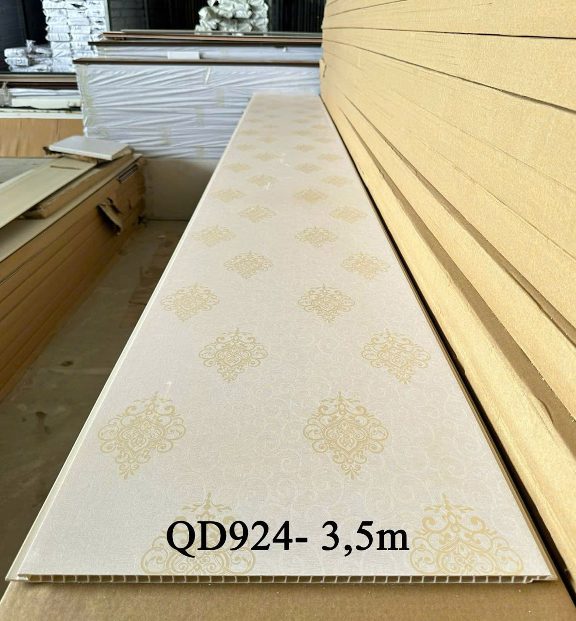 Nhựa ốp tường phòng ngủ QD924
